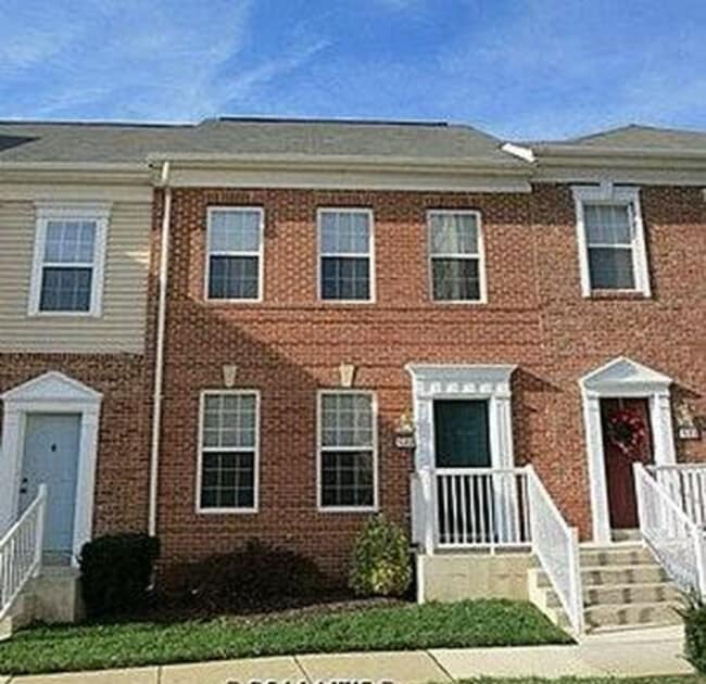 Building Photo - 533 Ensemble Ct