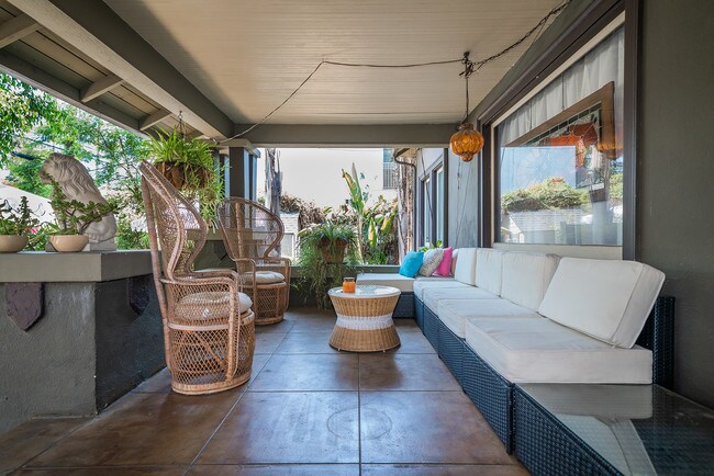Front Patio - 1845 N Wilton Pl