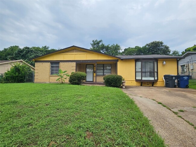 Photo - 119 Palm Oak Dr House