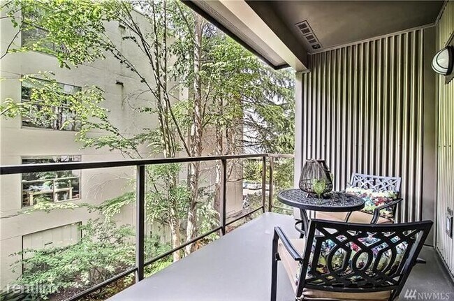 Foto del edificio - 5001 California Ave SW