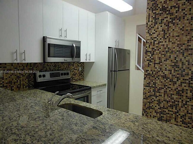 Building Photo - 9215 SW 138th Pl