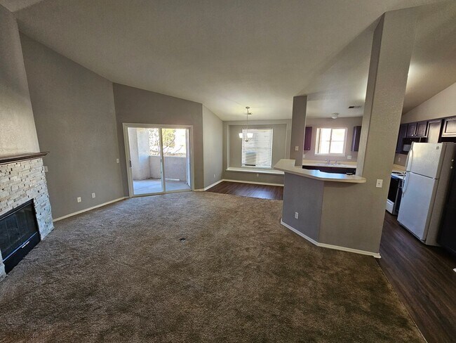 Building Photo - Cozy 3 Bed 2 Bath Condo!!!
