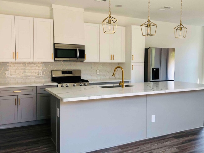 Photo - 5813 England St Apartment