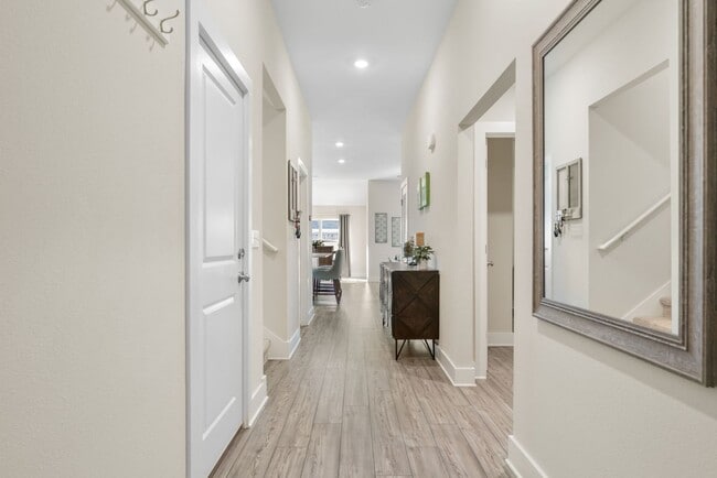 Building Photo - Beautiful Home Near Tyndall AFB