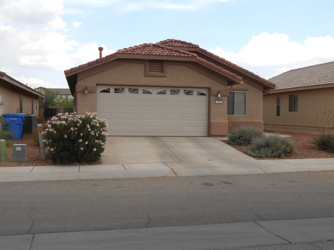 Foto principal - 2157 Valley Sage Street