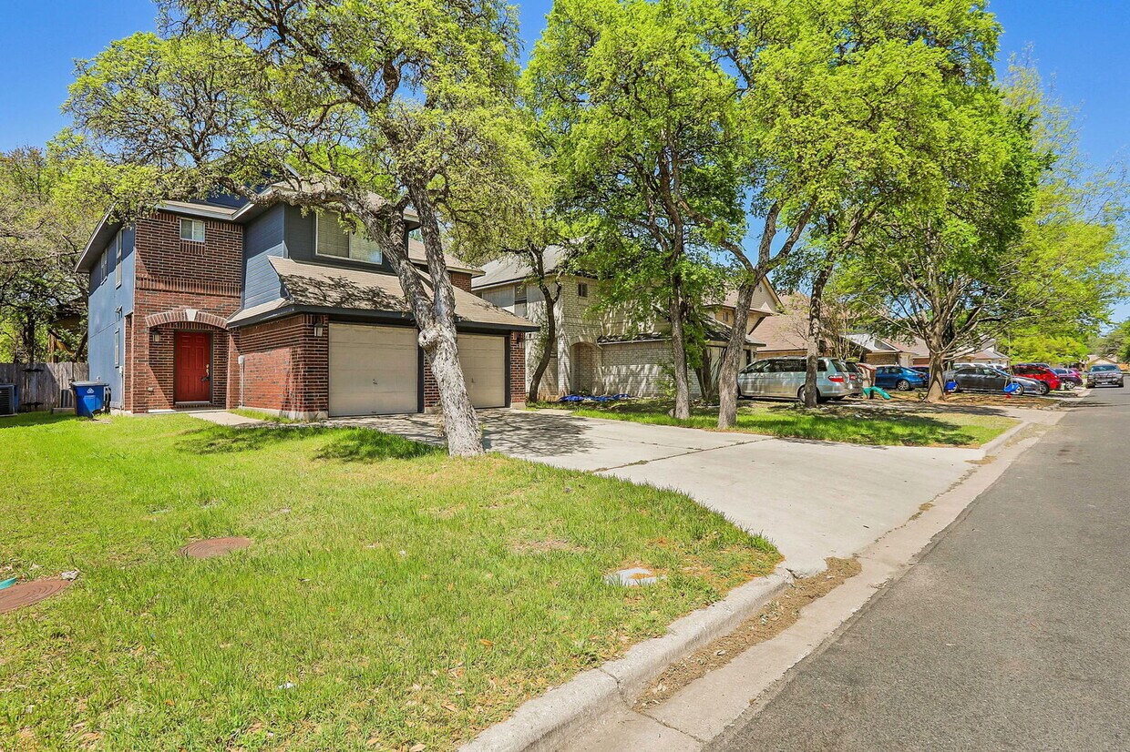 Foto principal - 9614 Nightjar Dr