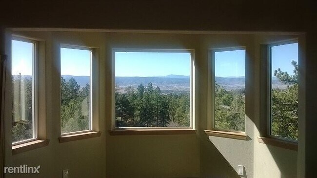 Building Photo - 5380 Lariat Dr