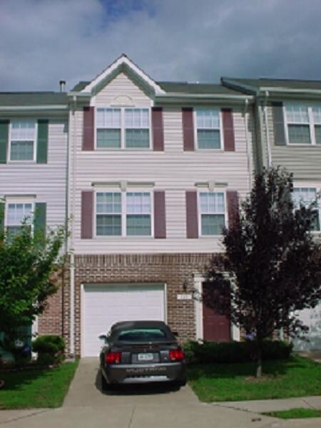 Primary Photo - Townhouse for Rent in Warrenton