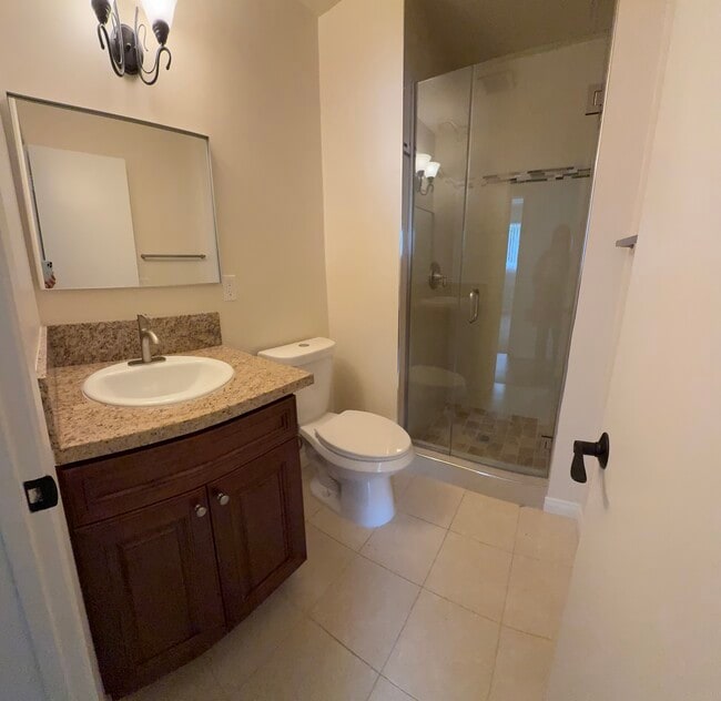 Building Photo - 13820 Victory Blvd