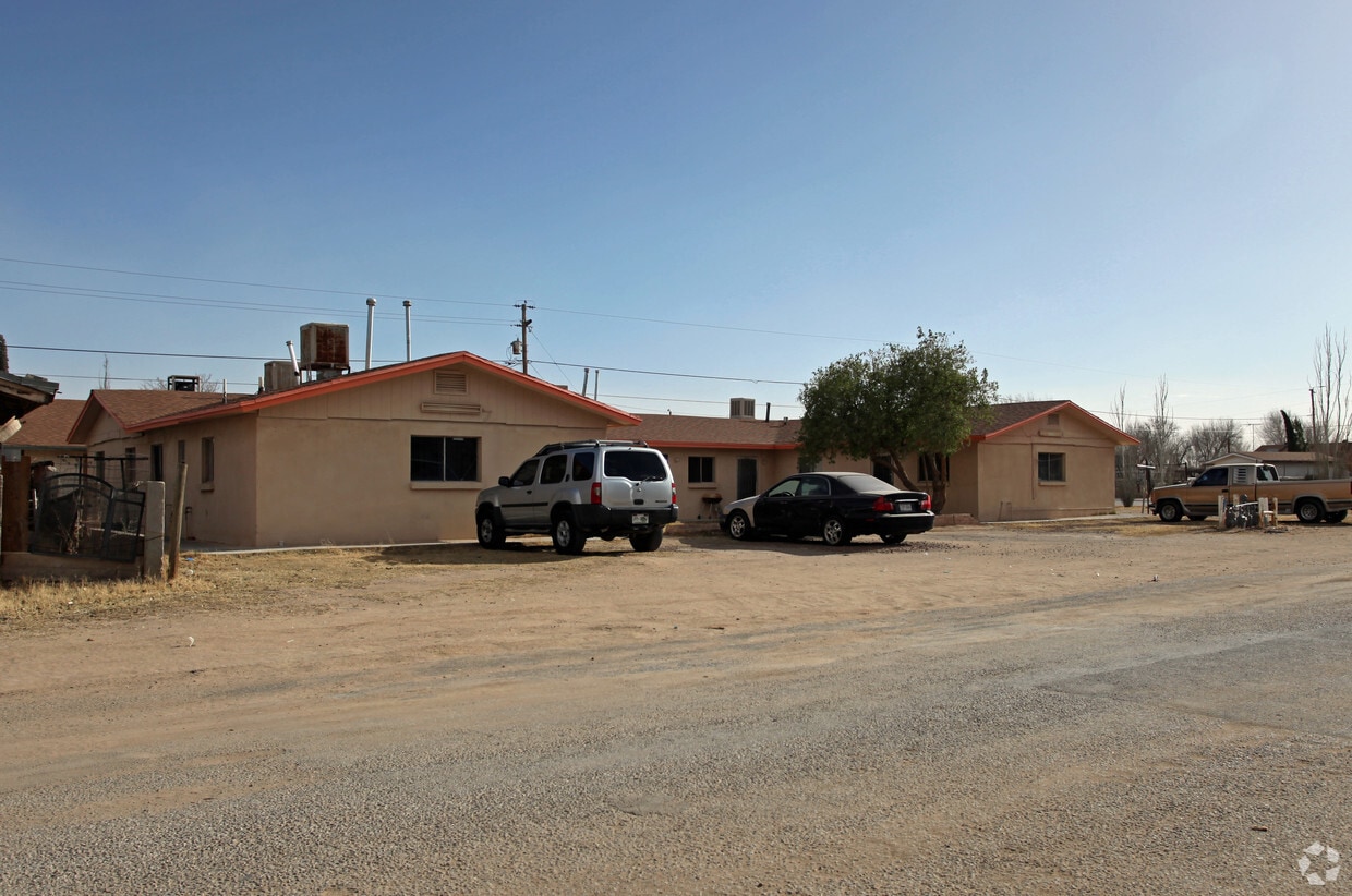 Building Photo - 604 Maxine Dr