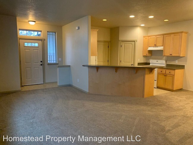 Foto del edificio - 472-472 Ecols St S