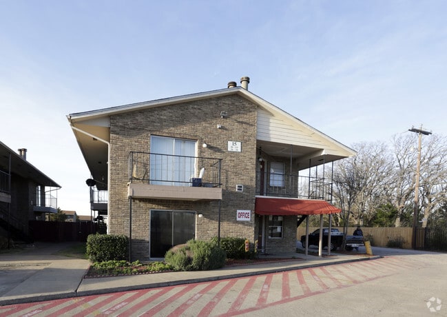 Building Photo - Woodside Flats