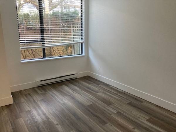 Building Photo - Bright 1 Bedroom with Outdoor Space
