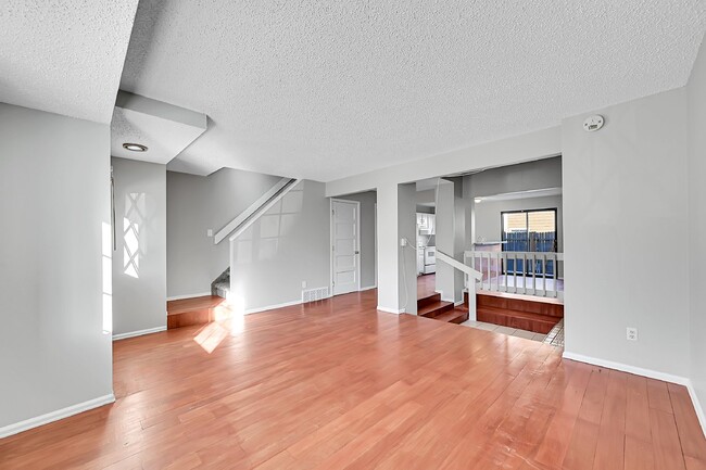 Building Photo - $1,650  2-Bed, 2 Bath Townhouse with Charm...