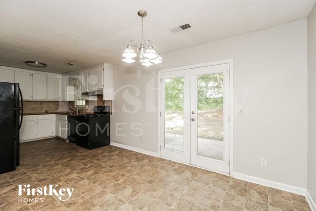Building Photo - 3180 Lancer Dr
