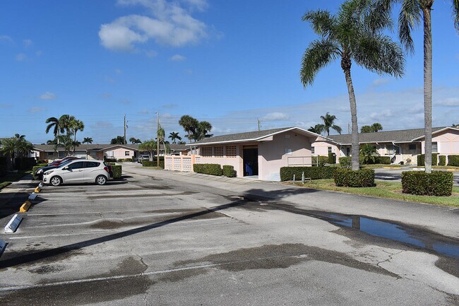 Foto del edificio - 2689 Dudley Dr W