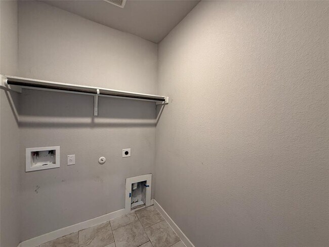 Foto del edificio - 18300 Emu Ln