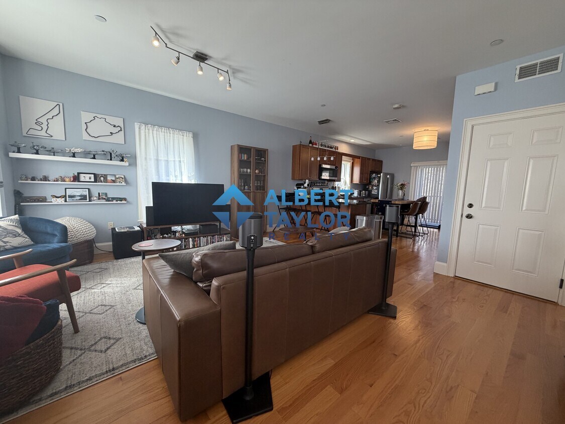 Photo - 111 Pleasant St (Boston, MA)