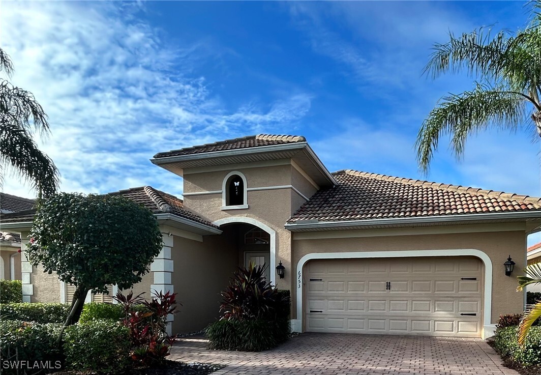 Foto principal - 6753 Bent Grass Dr