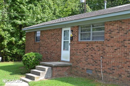 Primary Photo - 1712 E Kivett Dr