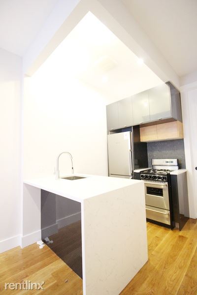 Primary Photo - 706 Halsey St