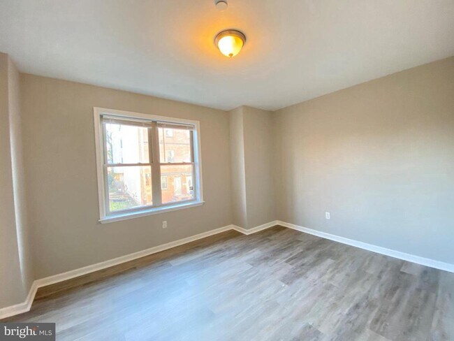 Foto del edificio - 1811 Cecil B. Moore Ave