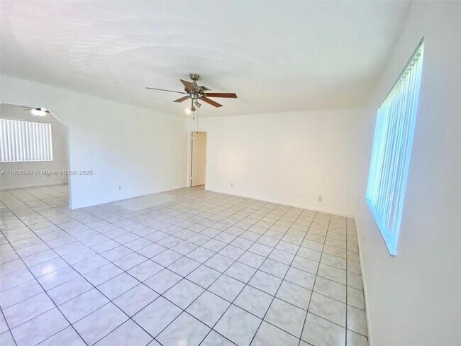 Foto del edificio - 3 bedroom in Hollywood FL 33023