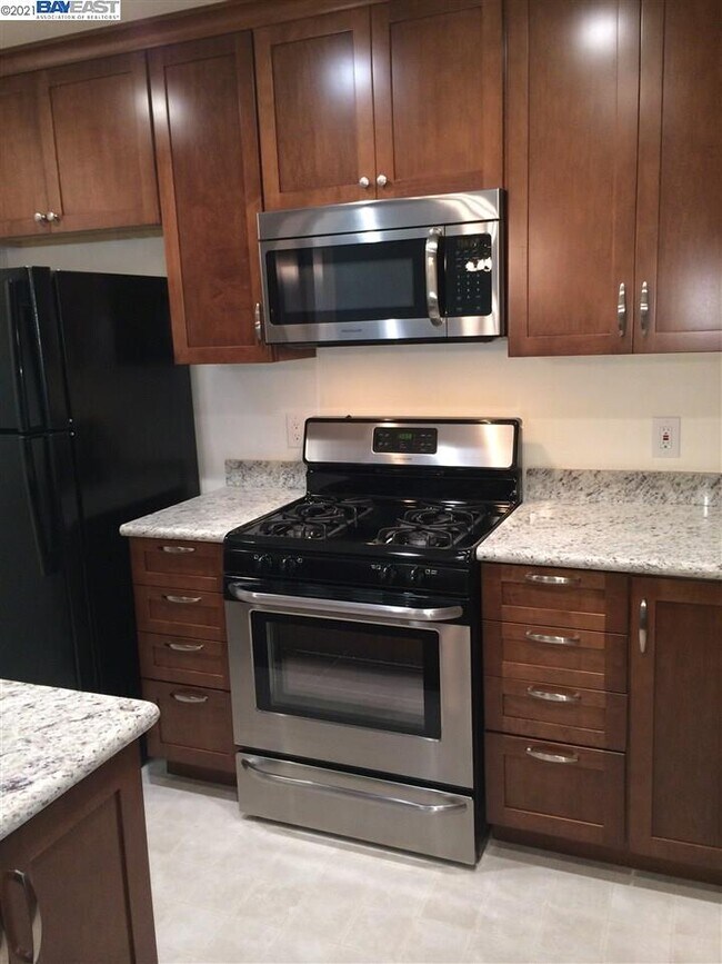 Building Photo - 2158 Arroyo Ct
