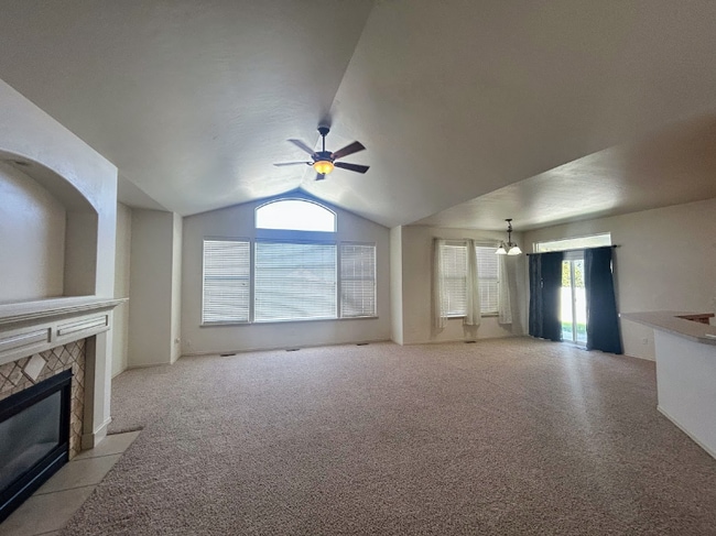 Building Photo - 492 Shadetree Trail