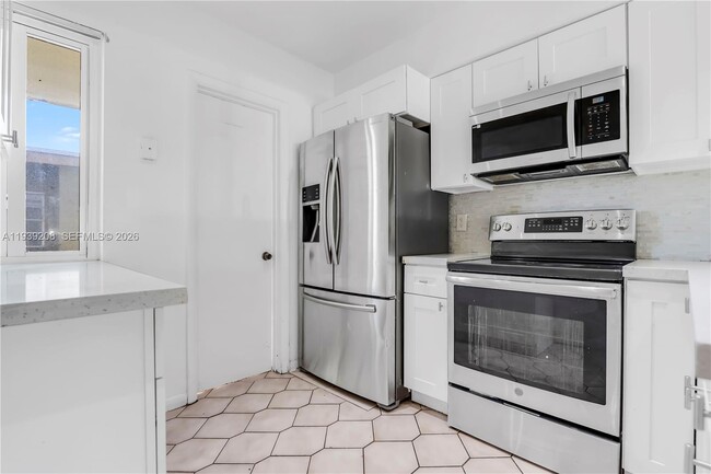 Foto del edificio - 137 NE 1st Ct