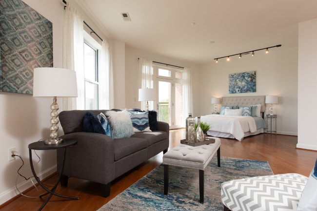 Foto del edificio - 670 Town Center Dr