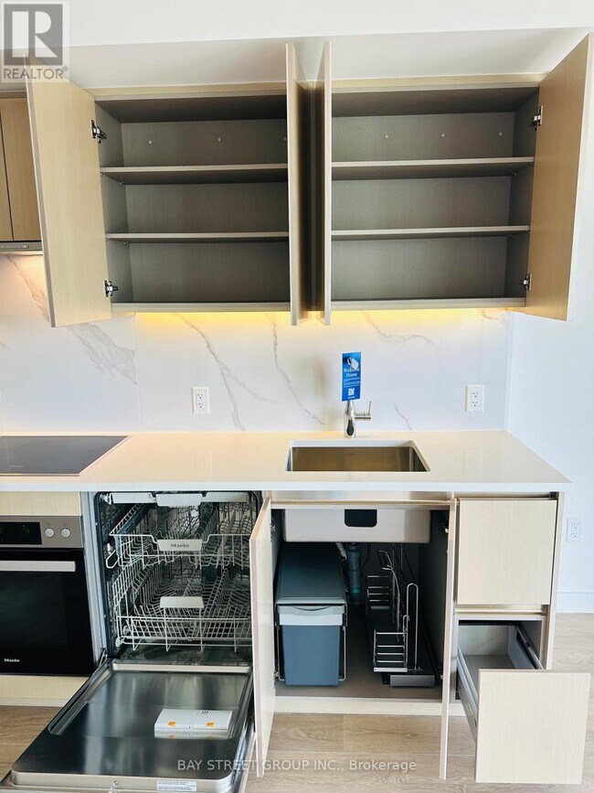 Building Photo - 3 Concord Cityplace Wy