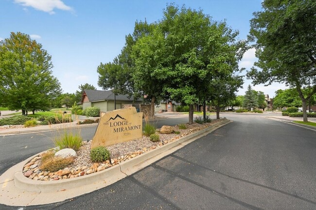 Building Photo - 5220 Boardwalk Dr