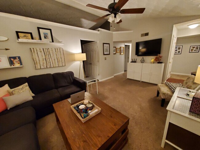 Foto del edificio - Beautiful Brick Ranch Home  Located in Spring Falls Neighborhood