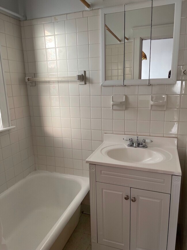 166 South St Unit 1 R, Quincy, MA 02169 Apartments in Quincy, MA