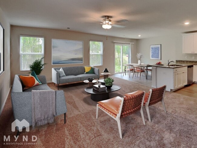 Building Photo - 121 Royal Mdw Dr