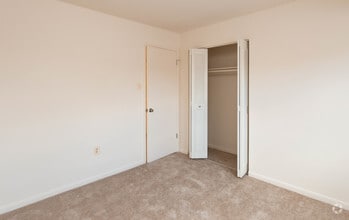 2BR, 1.5BA - 844 SF - Woodsdale Apartments