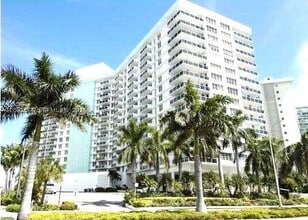 Building Photo - 3725 S Ocean Dr