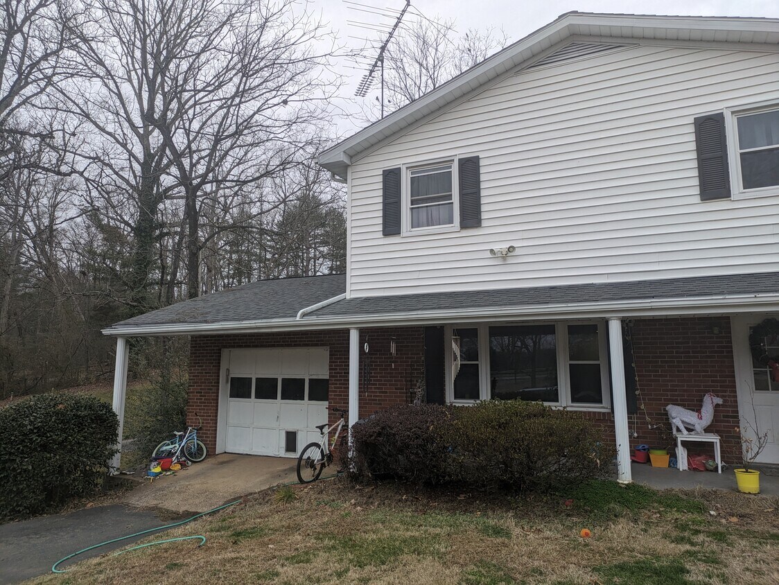 Foto del edificio - 18596 James Madison Hwy