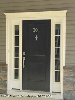 Foto del edificio - 301 Arose Ln