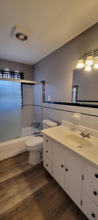 Foto del edificio - 629 S Troost St