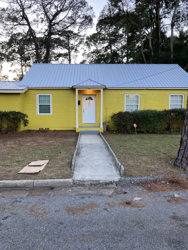 FRONT HOUSE VIEW - 3601 Wylly Ave