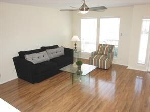 Foto del edificio - 504 Rolling Oak Dr