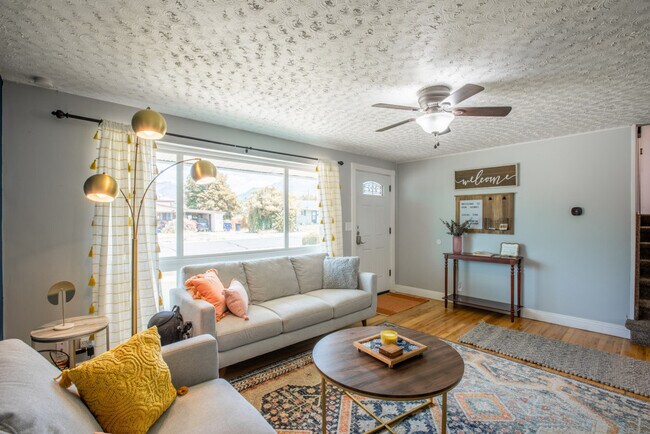 Foto del edificio - 1020 E Diamond Way