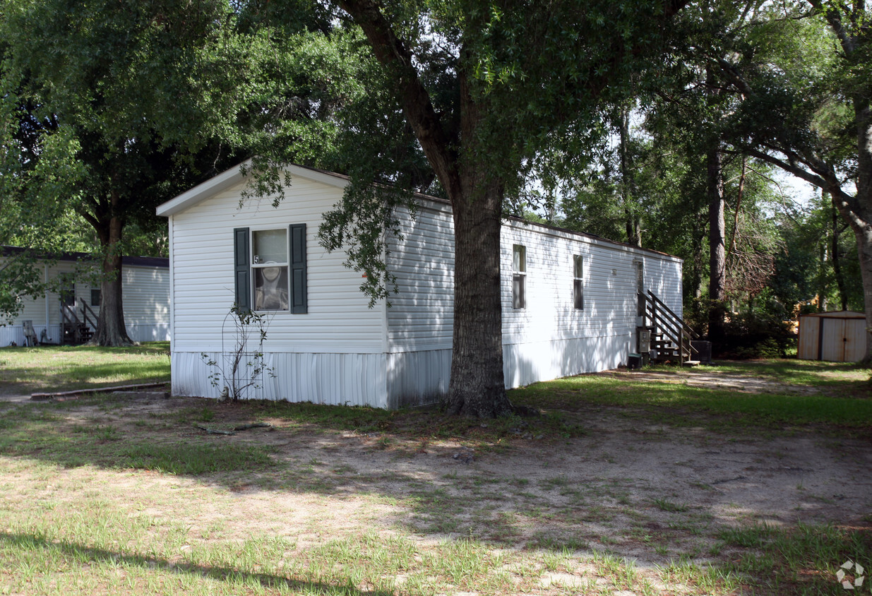 Building Photo - Oak Hill Mobile Home Park