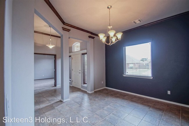 Building Photo - 16100 Sonoma Lake Blvd