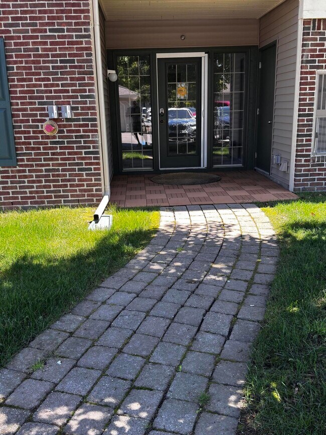 Foto del edificio - 14107 Pinehurst Ln
