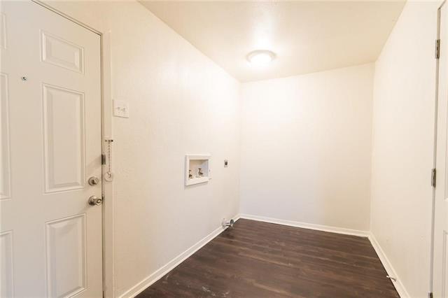 Foto del edificio - 2045 Avis Cir