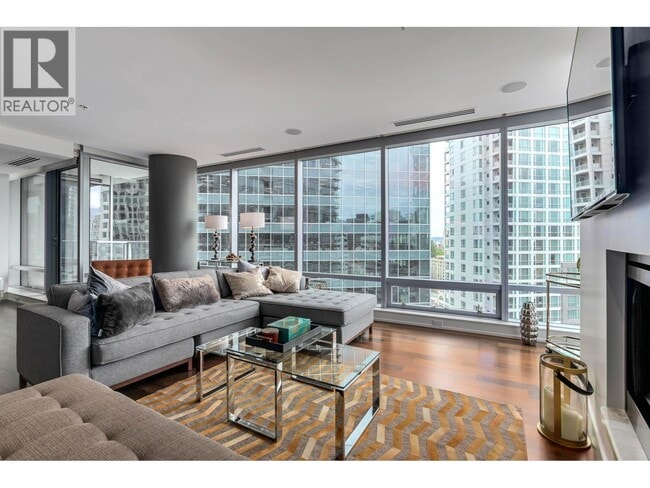 Building Photo - 1111 Alberni St