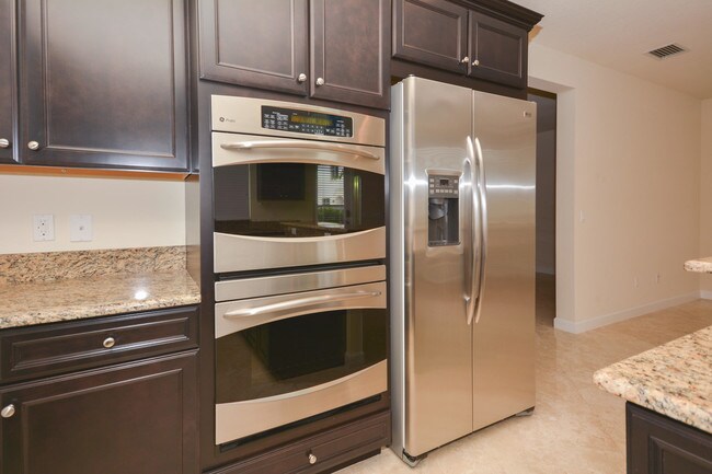Foto del edificio - 171 NW Emerson Place